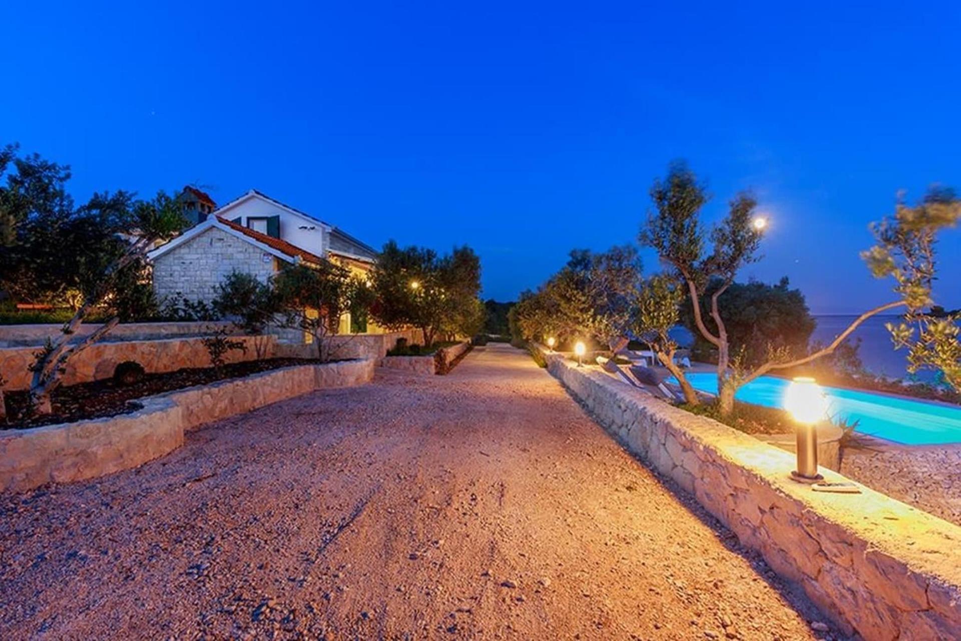 Traditional Dalmatian Stone House By The Sea Okrug Gornji Εξωτερικό φωτογραφία